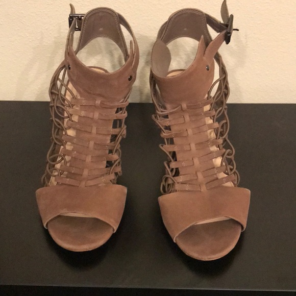 Vince Camuto heels - Picture 1 of 3